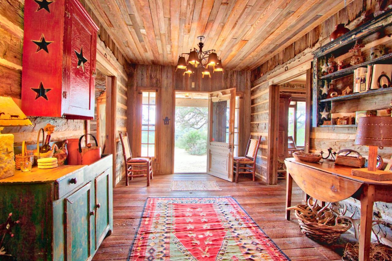 Log Cabin At Old Glory Ranch Villa Wimberley Kültér fotó