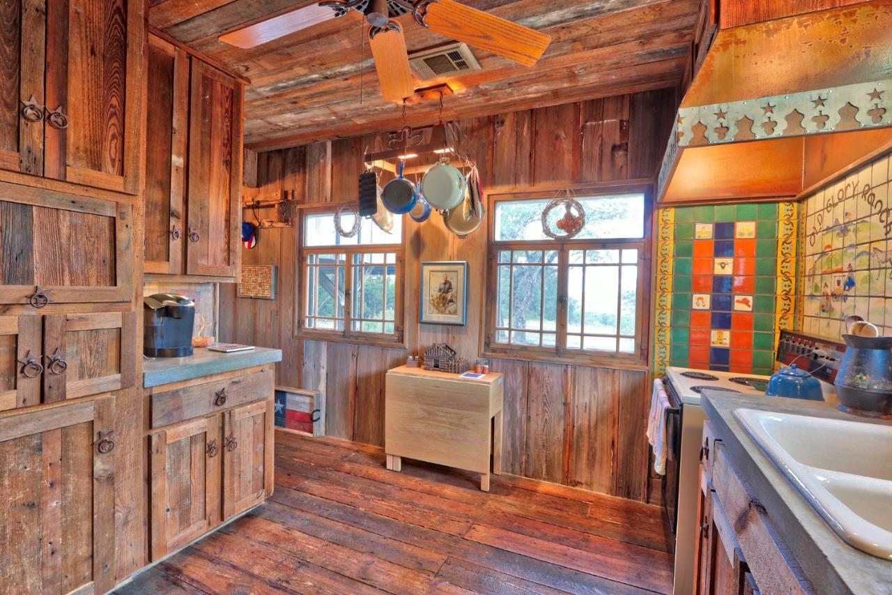 Log Cabin At Old Glory Ranch Villa Wimberley Kültér fotó
