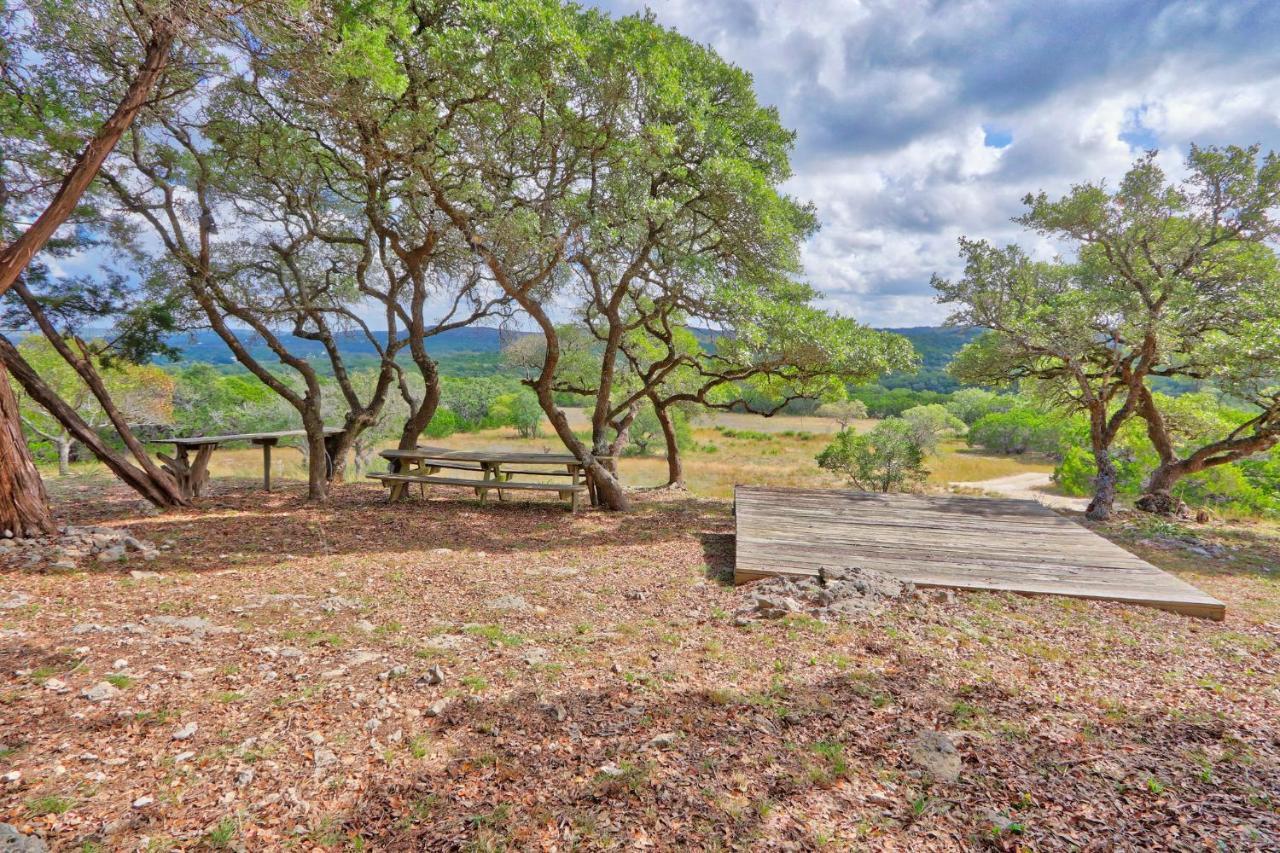 Log Cabin At Old Glory Ranch Villa Wimberley Kültér fotó