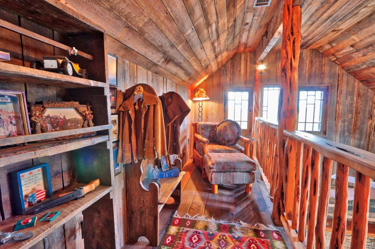 Log Cabin At Old Glory Ranch Villa Wimberley Kültér fotó